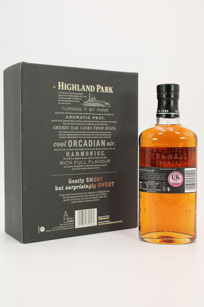 Highland Park 12 Year Old Whisky Gift Set With 2 Glasses 70cl