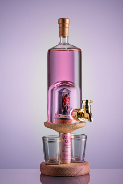 Guardsman Refillable Gin Decanter &amp; 2 Glasses 35cl