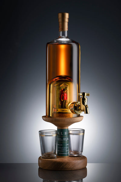 Guardsman Refillable Rum Decanter &amp; 2 Glasses 35cl