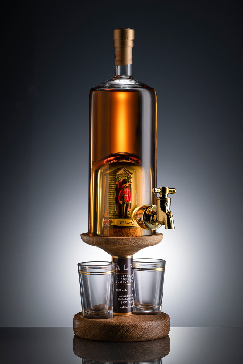 Guardsman Refillable Whisky Decanter & 2 Glasses 35cl